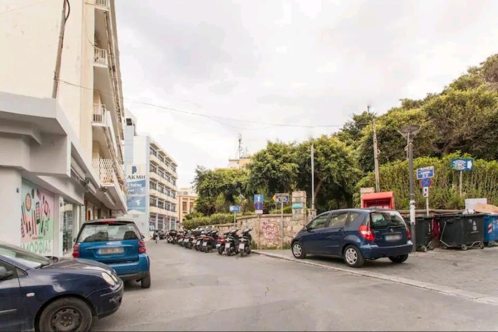 Cozy Apartment In The Heart Of The City Ираклион Экстерьер фото